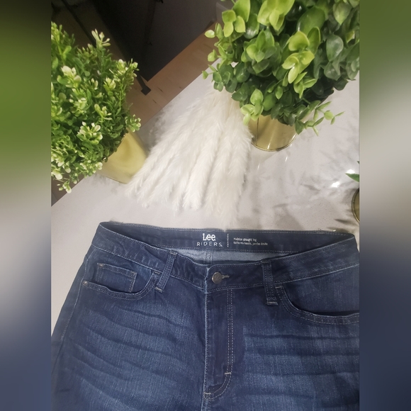 NWOT LEE RIDERS Très beau jeans neuf extensible de style bootcup, jambes droites - Picture 3 of 6